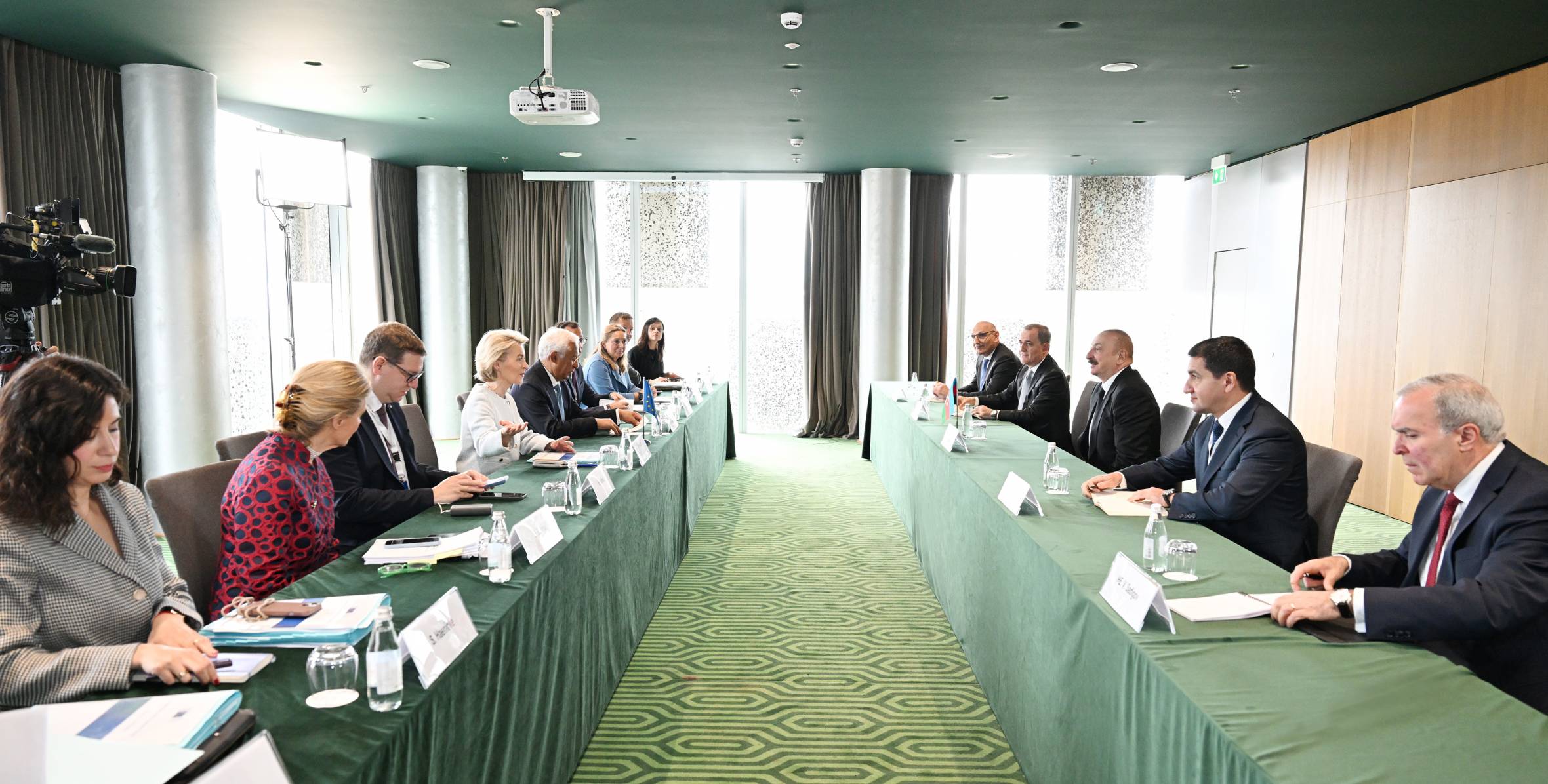 Ilham Aliyev met with President of European Council and President of European Commission in Tirana Xeber basligi